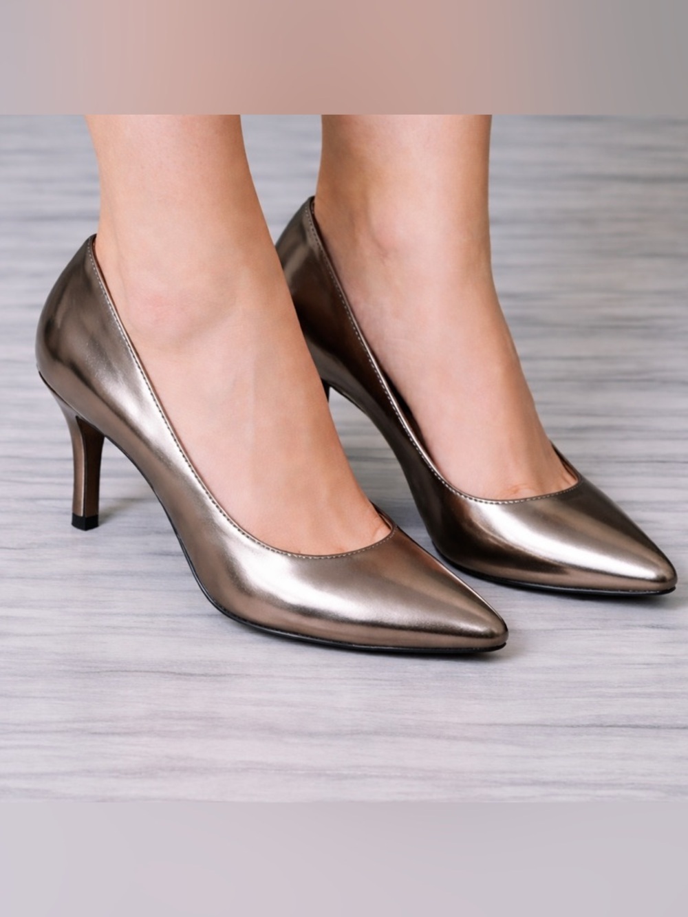Comfort Plus Chic Metallic Silver Heels Pumps Size 6